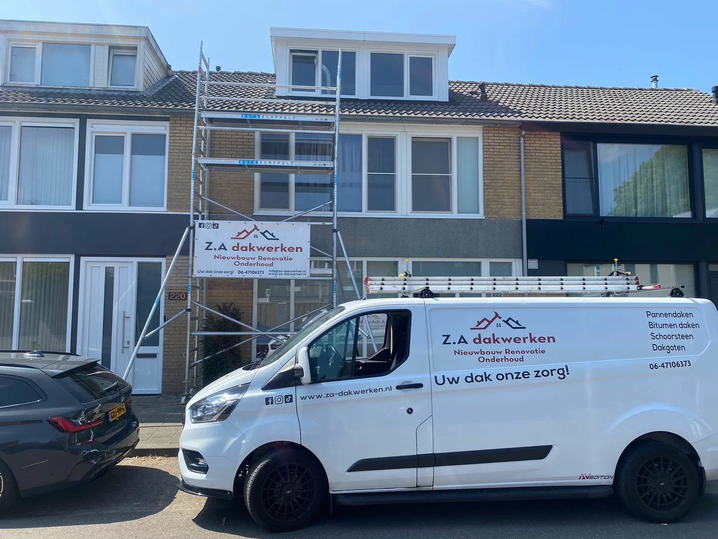 Dakbedekking met bitumen op een plat dak